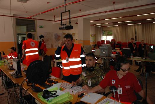 Adunata, la sala operativa della Croce Rossa