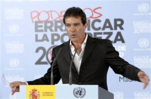 Banderas compie 50 anni