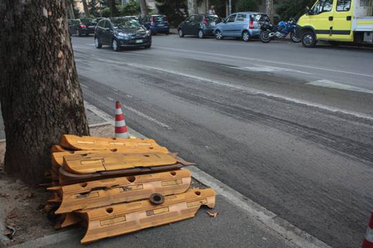 Cancellata la ciclabilein viale Giulio Cesare