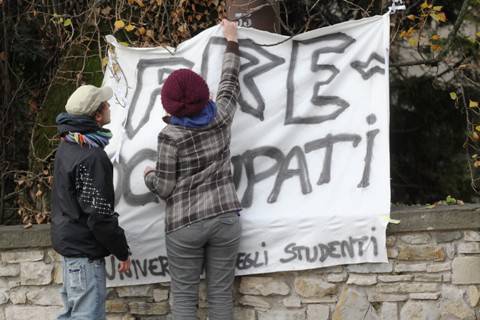 Gli studenti bloccano porta Sant'Agostino/3