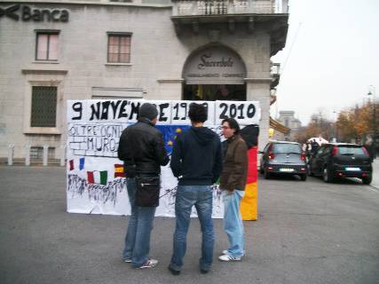 I giovani del Pdl abbattono il muro