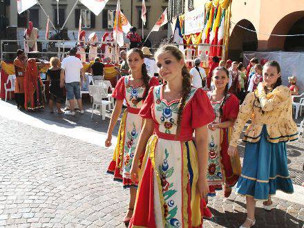 Il colorato Festival del folclore