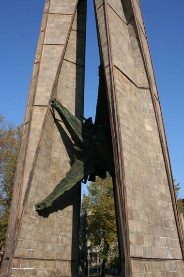 Il piazzale degli Alpini