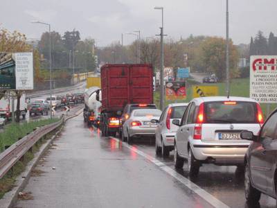 Incidente al ponteStrada chiusa per la Valle