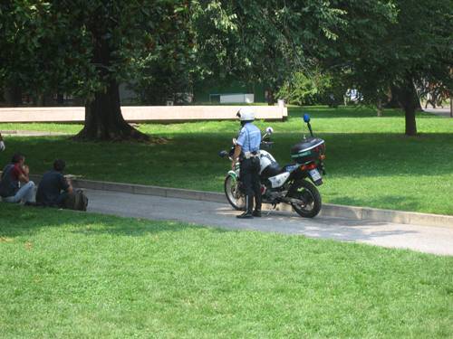 Polizia locale, blitz in Piazzale Alpini