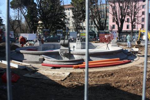 Restyling della fontana in stazione