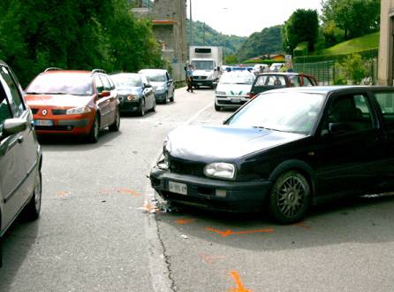 Scontro a Strozza, strada bloccata