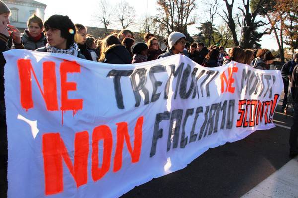 Studenti in corteo a Bergamo