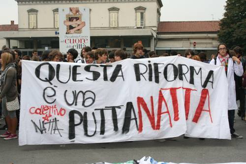 Studenti in piazza contro la riforma Gelmini