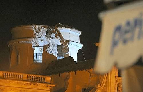 Terremoto, le ricerche dei dispersi