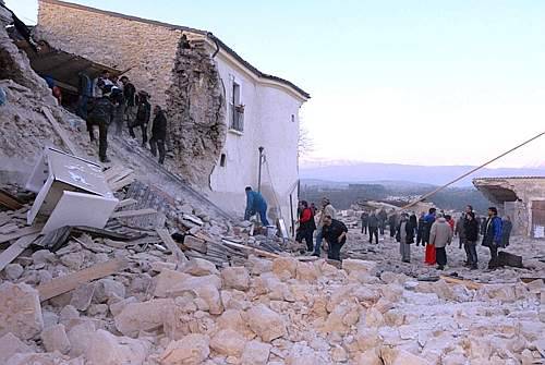 Terremoto, tragedia in Abruzzo