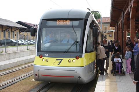 Tram preso d'assalto