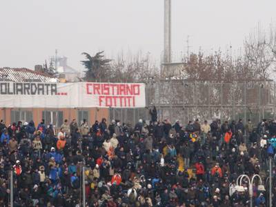 La Curva Nord contro Doni