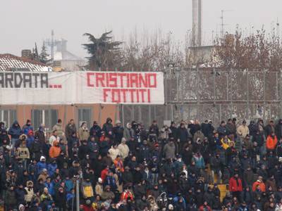 La Curva Nord contro Doni