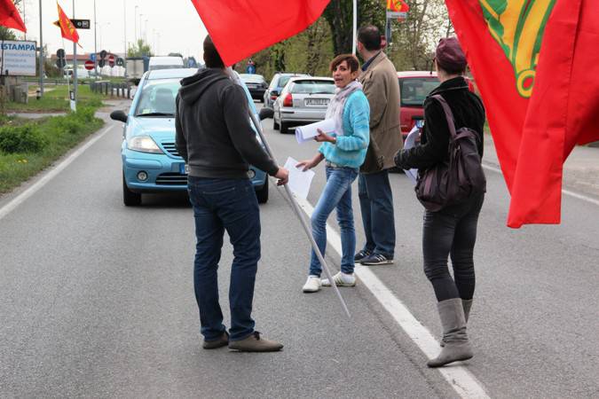 Elettronica bergamasca, i lavoratori sulla strada