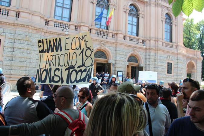 Contestazione a Landini, segretario Fiom