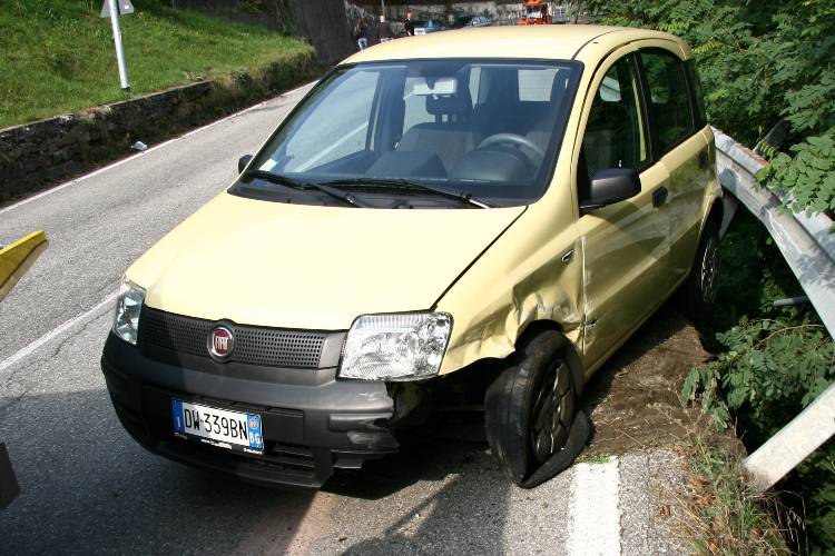 Incidente in Valle Imagna, traffico bloccato per un'ora