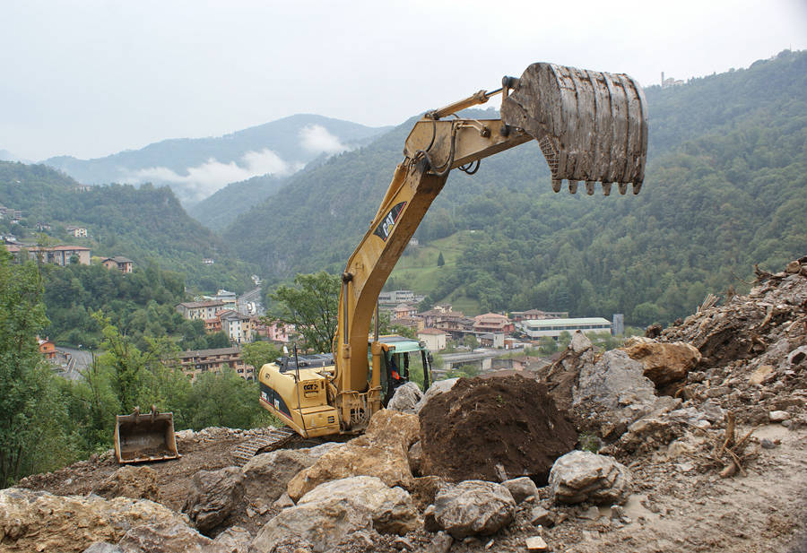 Variante di Zogno, si scava con l'esplosivo