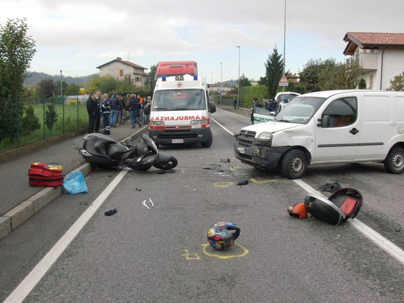 Auto contro moto, muore centauro di Cenate Sotto