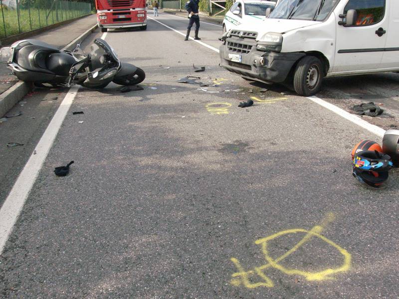 Auto contro moto, muore centauro di Cenate Sotto