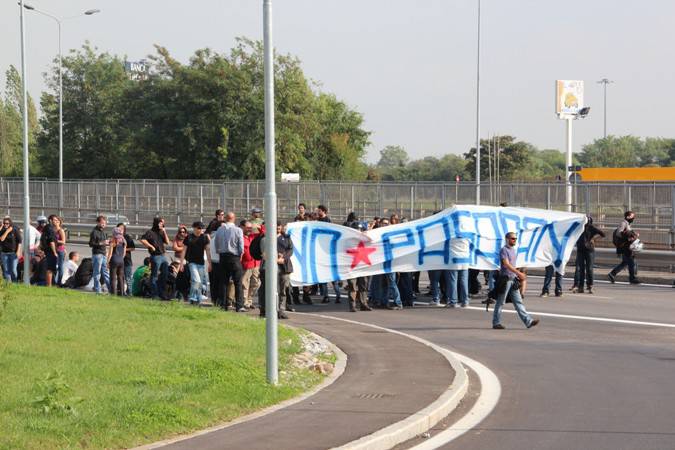 Fiore a Bergamo, la protesta degli Antagonisti 2