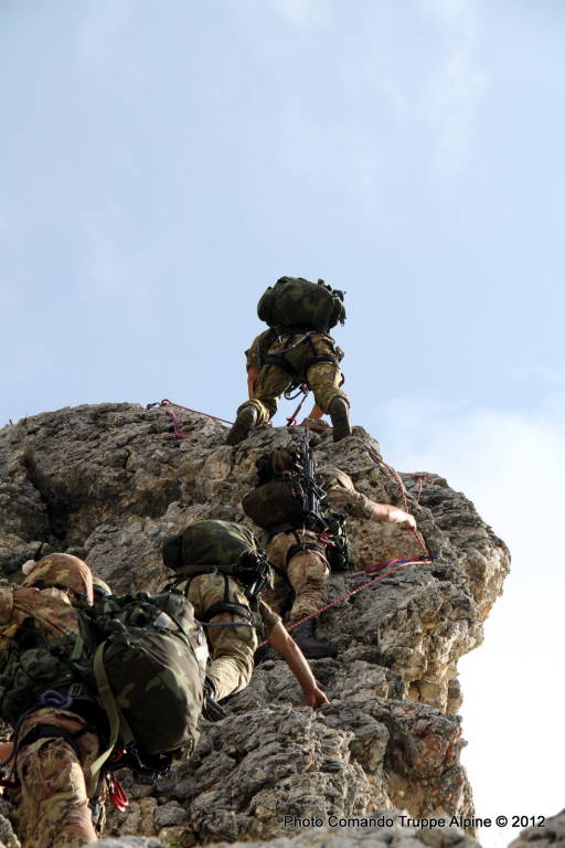 Esercitazione "Falzarego", l'addestramento del Comando truppe alpine