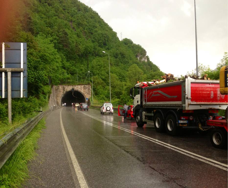 San Pellegrino, travolto da un furgone muore un operaio