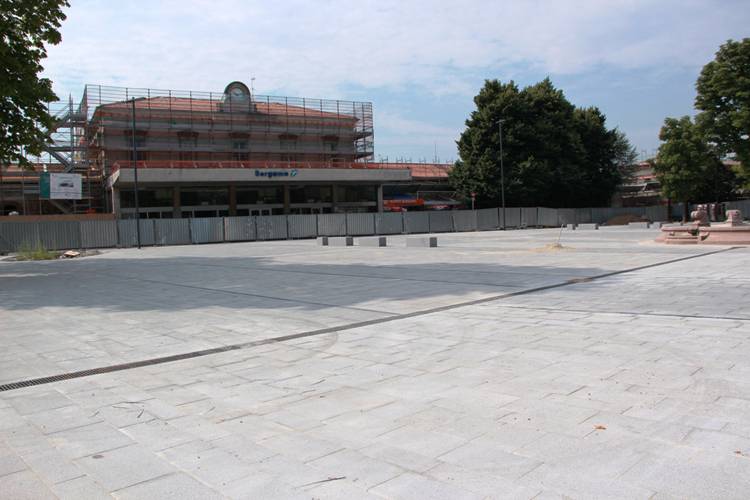 Il nuovo piazzale della stazione di Bergamo