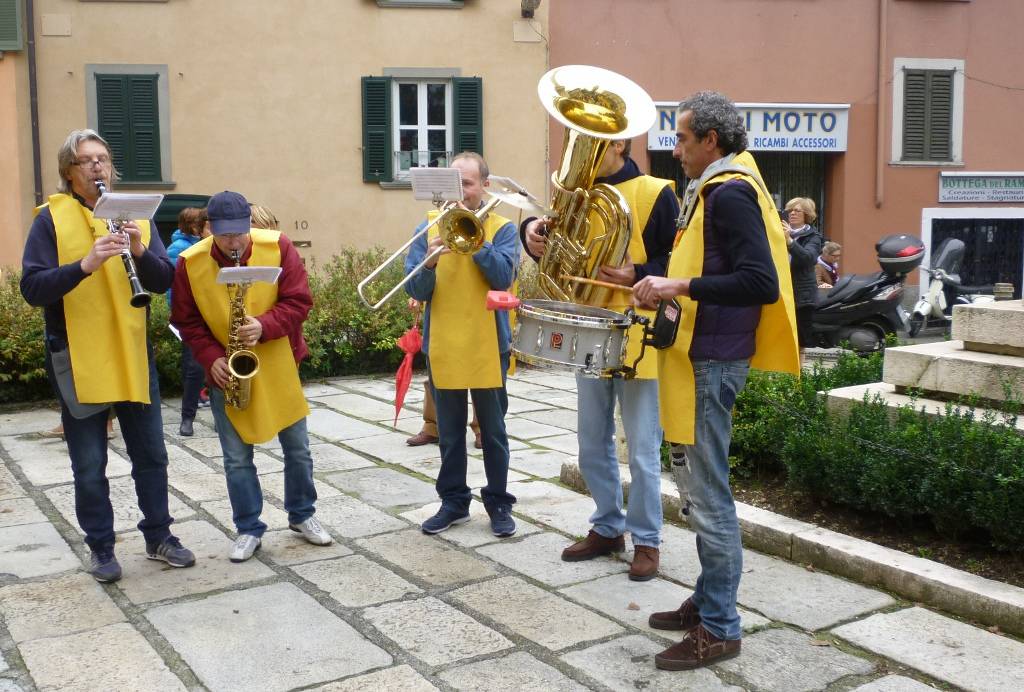 Il Cavaliere Giallo fascia la Montelungo