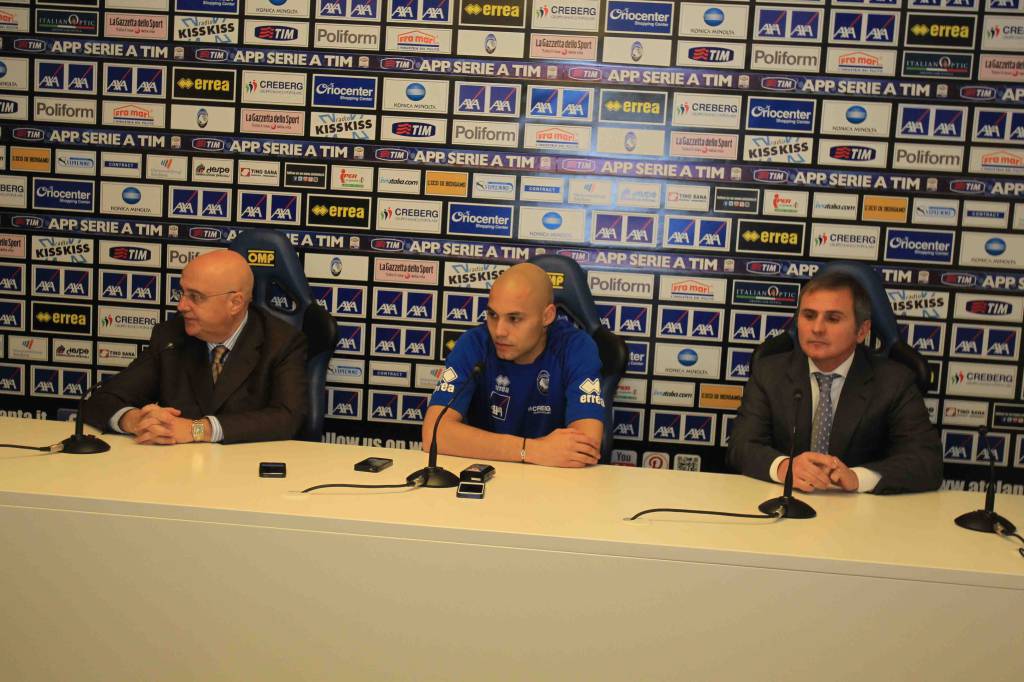 Atalanta, Benalouane si presenta