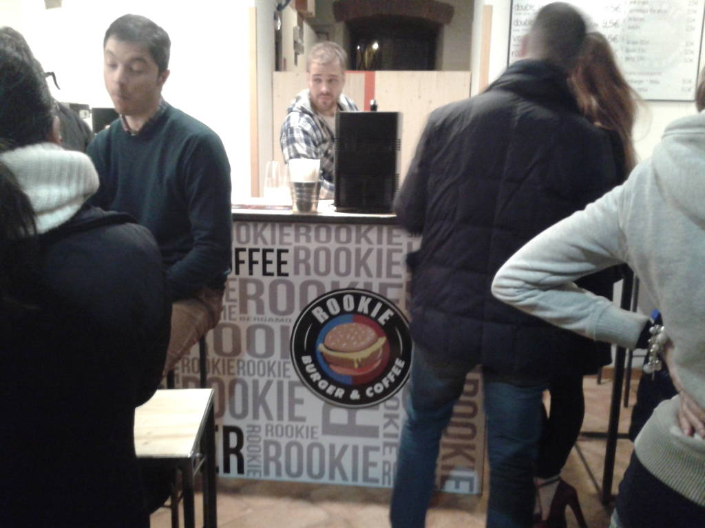 Inaugurato il nuovo Rookie burger & coffee