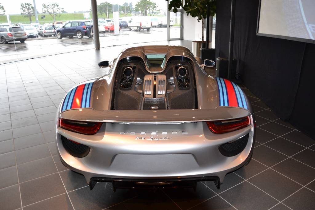 La Porsche 918 Spyder da Bonaldi a Bergamo