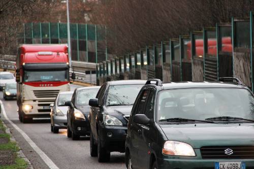 Traffico al rondò del Monterosso