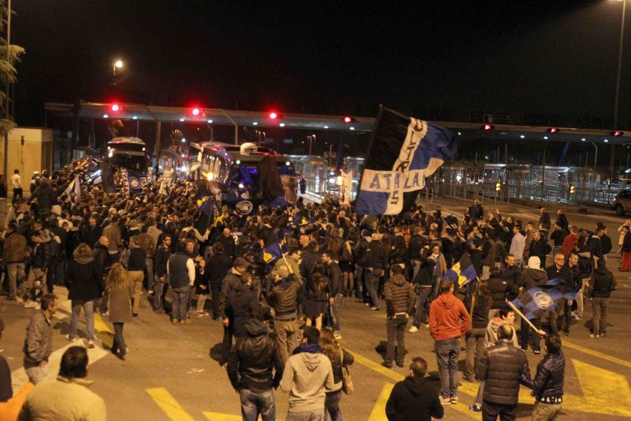 I tifosi accolgono l'Atalanta dei record