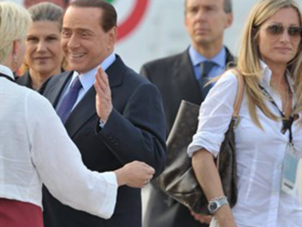 La dama bianca al viaggio del G8 con Berlusconi