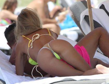 Laura Cremaschi, bikini hot a Miami