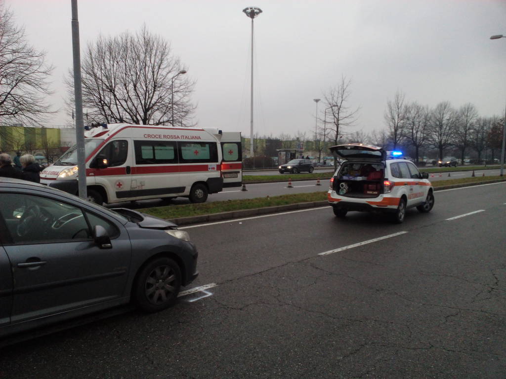 Incidente in via Carducci, muore una donna