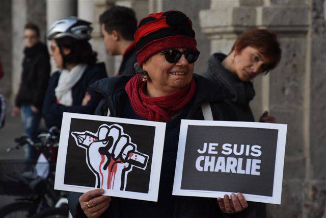 Bergamaschi in piazza per Charlie Hebdo