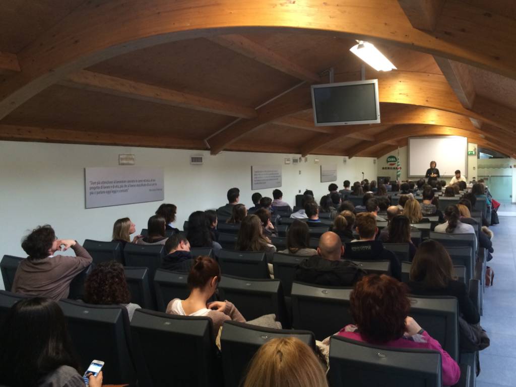 Il corso alla Cisl di Bergamo per la campagna fiscale 2015 