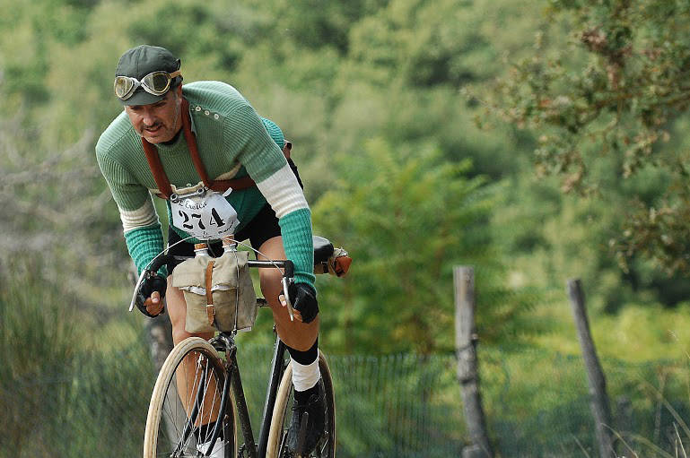 Santini Maglificio Sportivo in sella all'Eroica