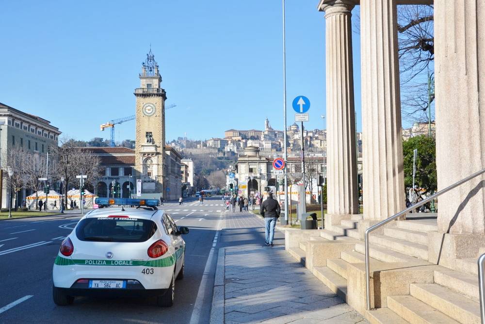 Ztl e negozi aperti: pienone in centro a Bergamo