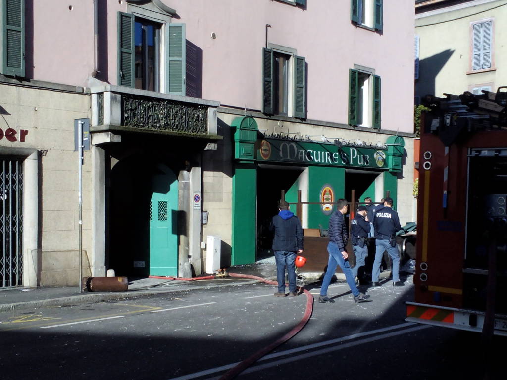 Esplosione al Maguire's Pub: un morto e dieci feriti