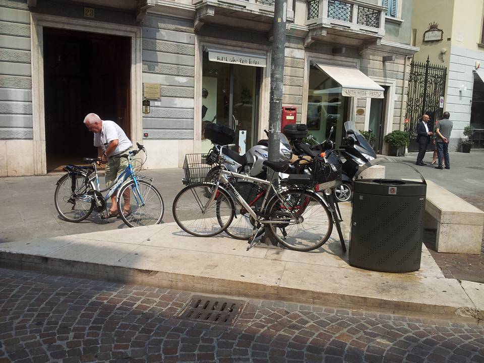 Rastrelliera per bici cercasi in centro città