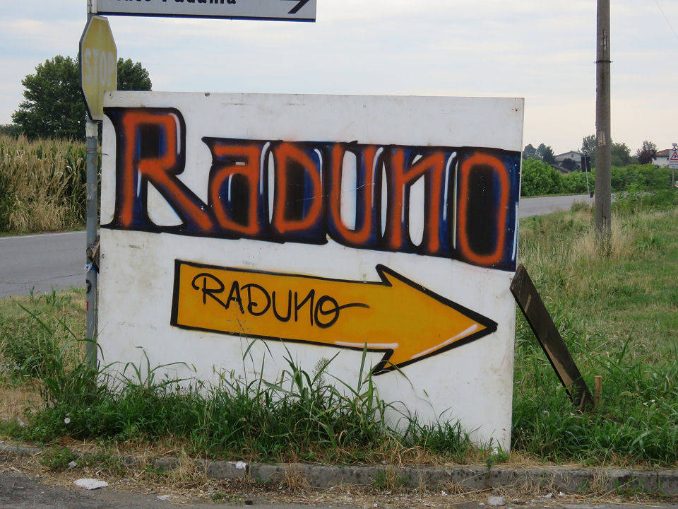 Raduno di auto tuning a Cologno