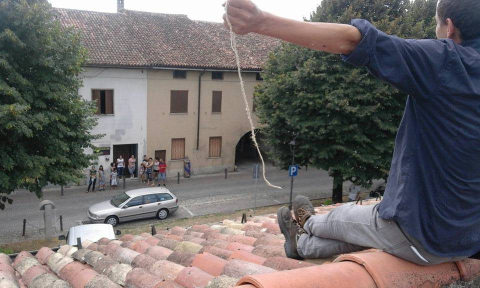 Covo, famiglia sfrattata dalla casa della parrocchia