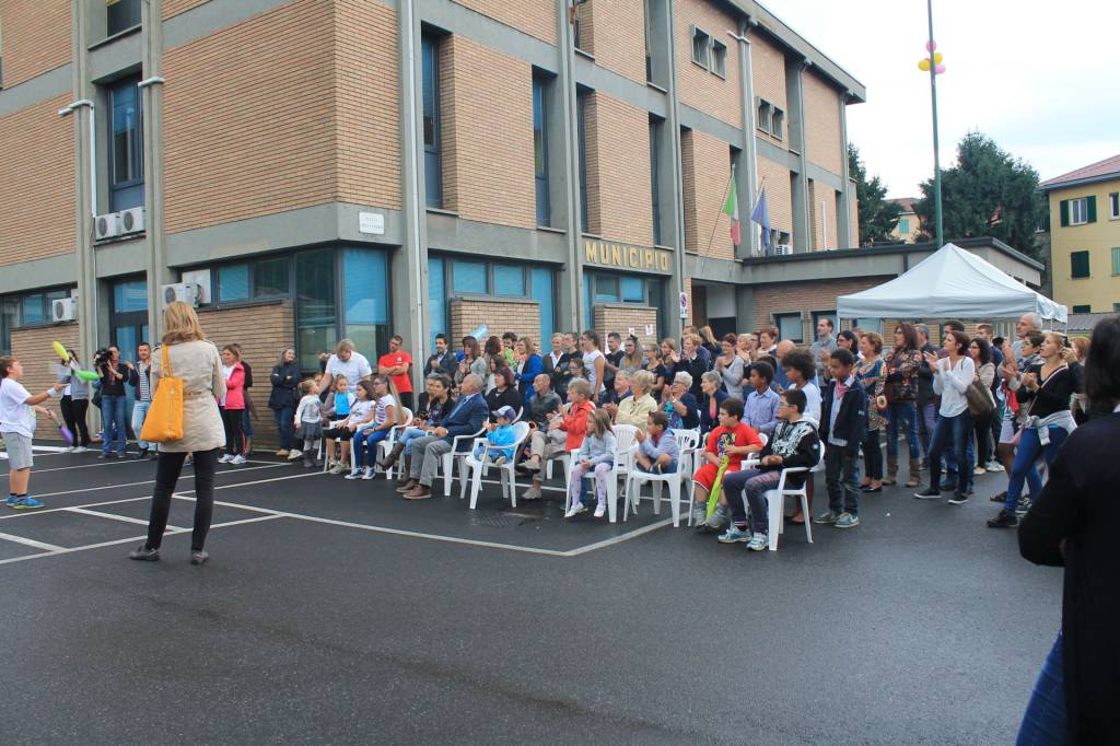 L'inaugurazione del Giardino degli Abbracci