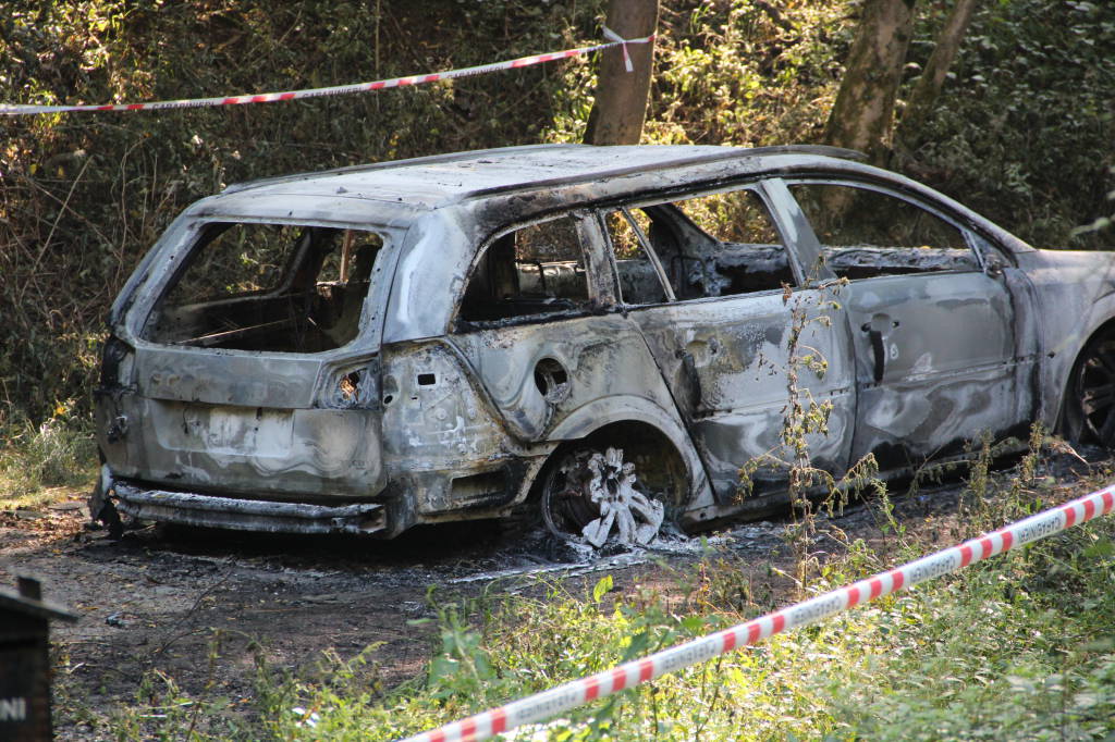 Cadavere in un'auto ad Albino, è giallo