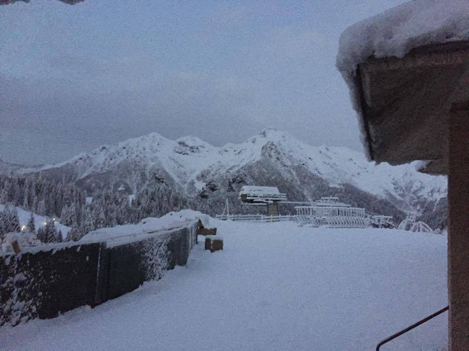 Forte nevicata nelle valli|A Foppolo è già Natale|Guarda le fotografie