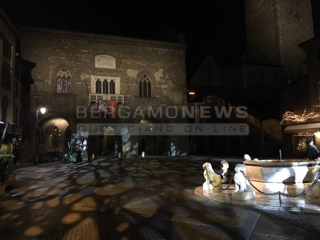 Piazza vecchia bergamo luci led