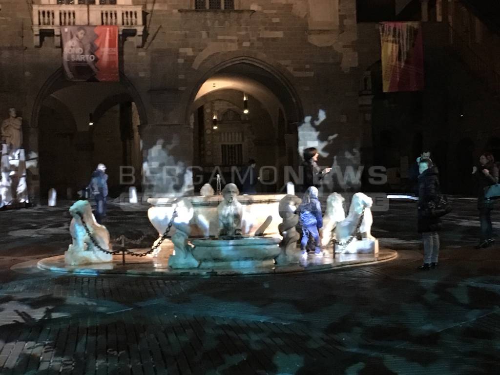 Piazza vecchia bergamo luci led